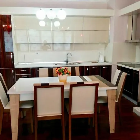 Relax Near The Trees Тирана